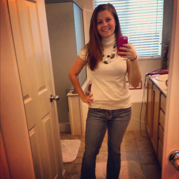 Profile Picture of Lauren Cecora (@cecoraswife) on Poshmark