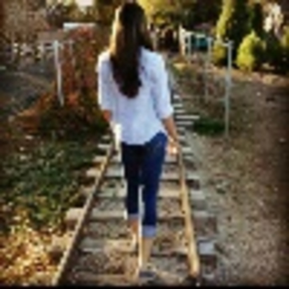 Profile Picture of Cienna Bracamonte (@ciennaerica) on Poshmark