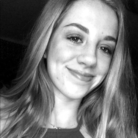 Profile Picture of Madeline Haucke (@m_haucke) on Poshmark