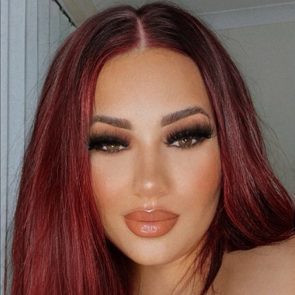 Profile Picture of Grace Rylance (@gracerylance) on Poshmark