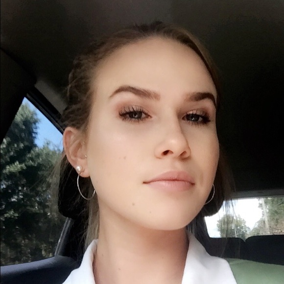 Profile Picture of Brianna Buscemi (@briannabuscemi) on Poshmark