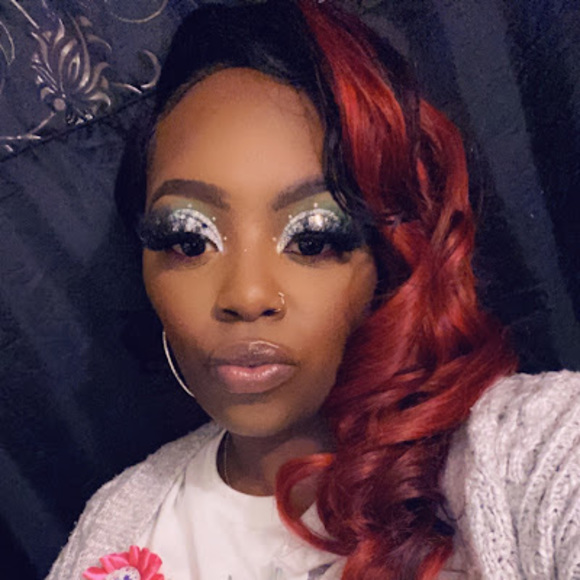 Profile Picture of Darnisha Price (@darnishaprice93) on Poshmark