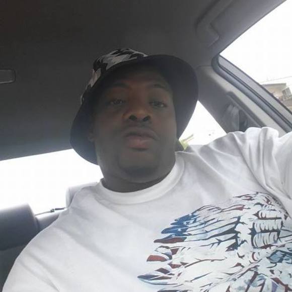 Profile Picture of Darryl Bowers (@bossmacc24) on Poshmark