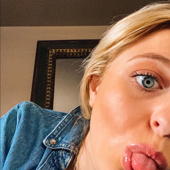 Profile Picture of Jenna Gentile (@jennagentile269) on Poshmark