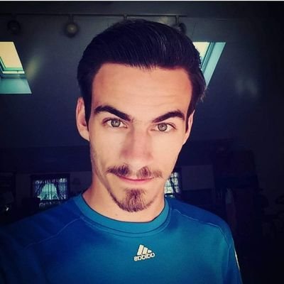 Profile Picture of Richard Sterling (@zero45265) on Twitter