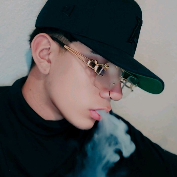 Profile Picture of Aaron Arellano (@aaronbarret) on Tiktok