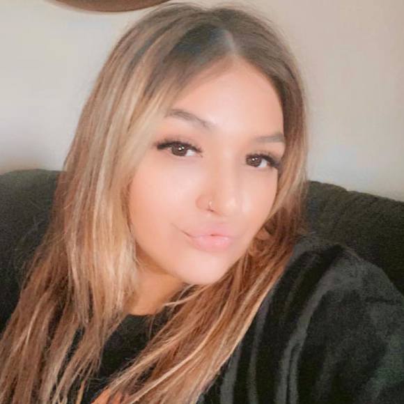 Profile Picture of Tehya Himes (@tehyamarie98) on Poshmark