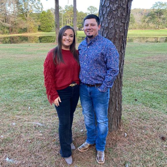 Profile Picture of Christy Chastain (@crispy04) on Poshmark