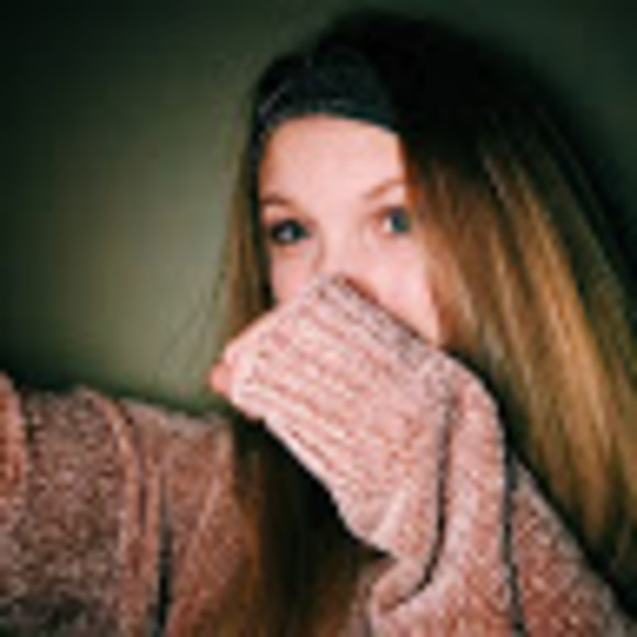 Profile Picture of Cassidy Potter (@cassidyp82703) on Poshmark