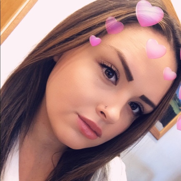 Profile Picture of Alyssa Archuleta (@alyssaarchh) on Poshmark