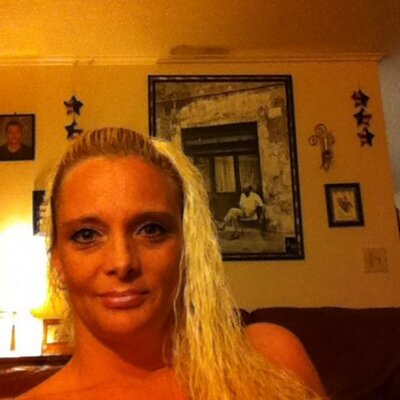 Profile Picture of Tonya Savage (@SavageTonya) on Twitter