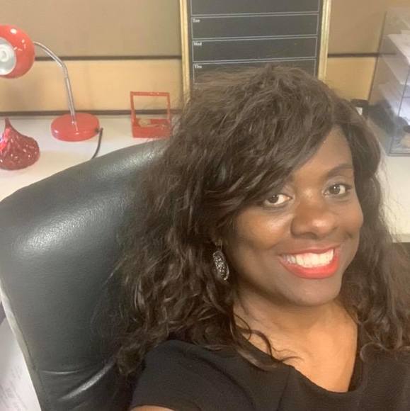 Profile Picture of Dee Horton (@hdwanna) on Poshmark