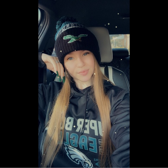Profile Picture of Sammie Shueman (@sammie_shueman) on Poshmark