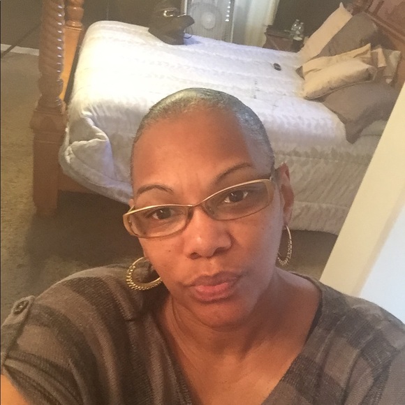 Profile Picture of Joyce Garrett (@itsmemrsg) on Poshmark