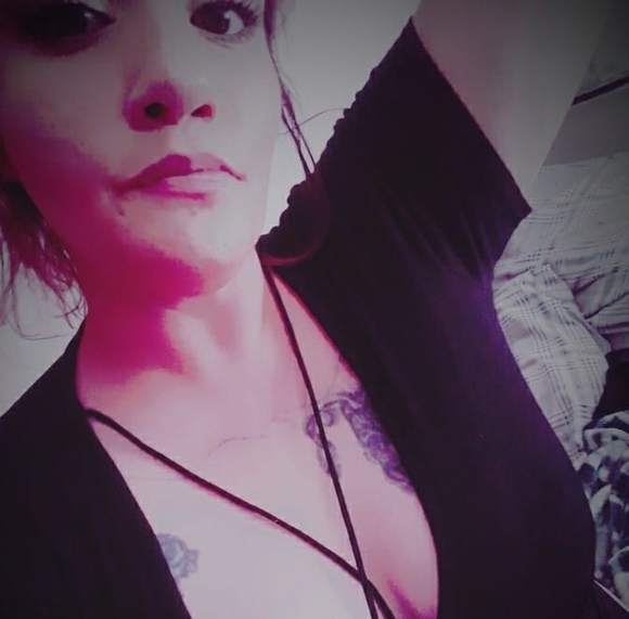 Profile Picture of Char Yaple (@charyaple) on Poshmark