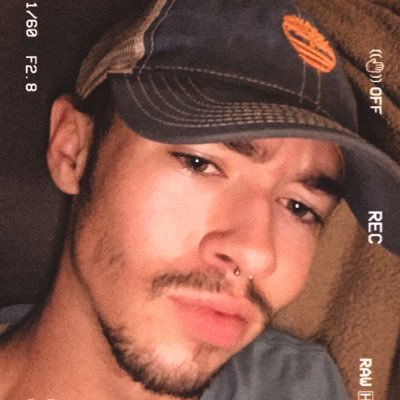 Profile Picture of Hennas Xmas (@pairoftimbs) on Twitter