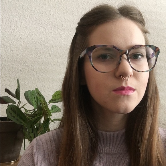 Profile Picture of Dacey Dunlap (@ugggggh) on Poshmark