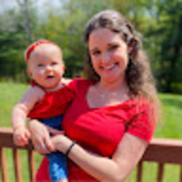 Profile Picture of Amy Sequeira (@amysequeira5) on Poshmark