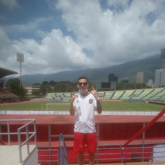 Profile Picture of Danny Tovar ldr (@dannytovar20) on Poshmark