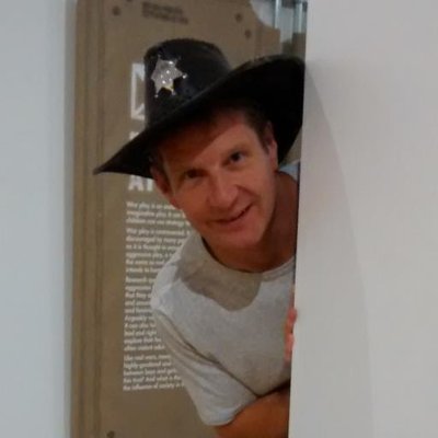 Profile Picture of Darren Badger (@dazzlebaz) on Twitter