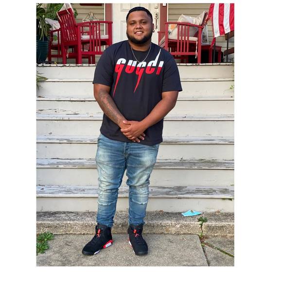 Profile Picture of Stephen Esar (@stephen_1997) on Poshmark