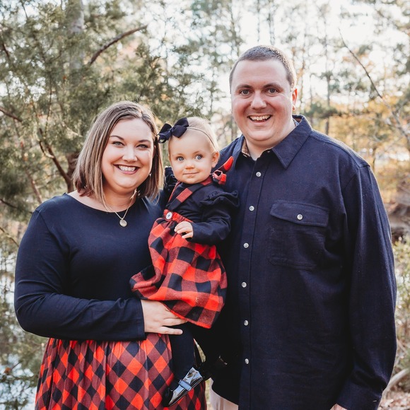 Profile Picture of Alex Cameron (@alcamero) on Poshmark