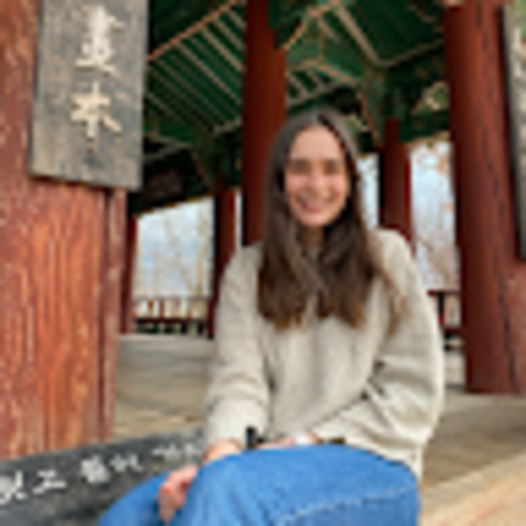 Profile Picture of Constance Perez (@constance_perez) on Poshmark