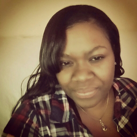 Profile Picture of Trista James (@tristajames1984) on Poshmark