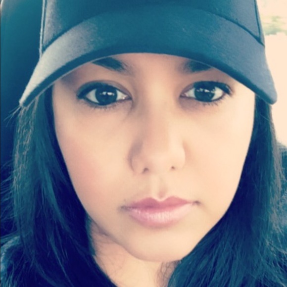 Profile Picture of Vanessa Cavazos (@cavazos06) on Poshmark
