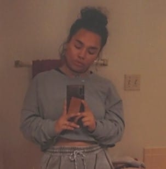 Profile Picture of Leandra Ayers (@layers160) on Poshmark