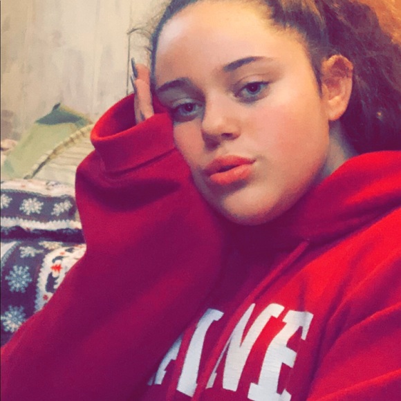 Profile Picture of Emma Lamery (@emmalee1124) on Poshmark