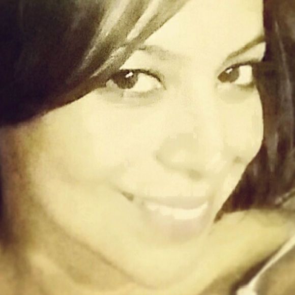 Profile Picture of L Ysais (@lysais) on Poshmark