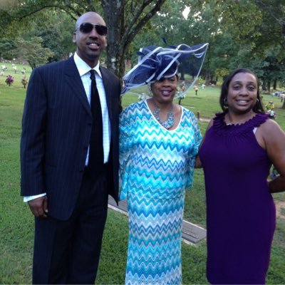 Profile Picture of Maxine Roberts (@Ken_Isa) on Twitter