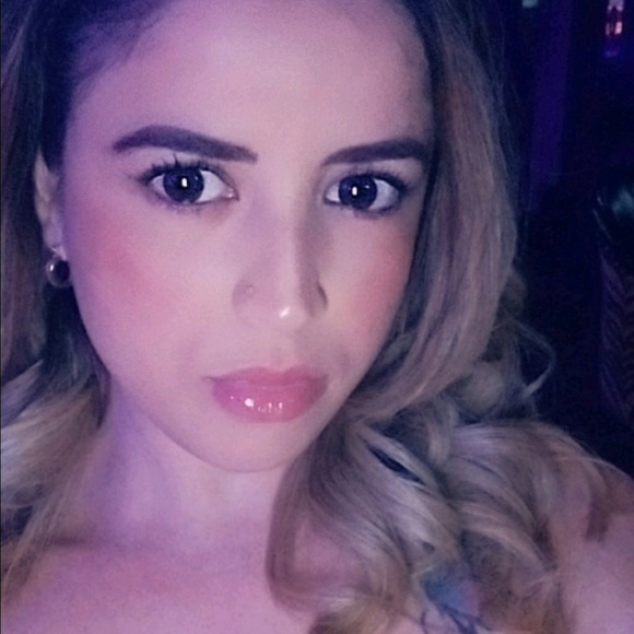 Profile Picture of Ydira Recio martin (@ydira_r) on Poshmark