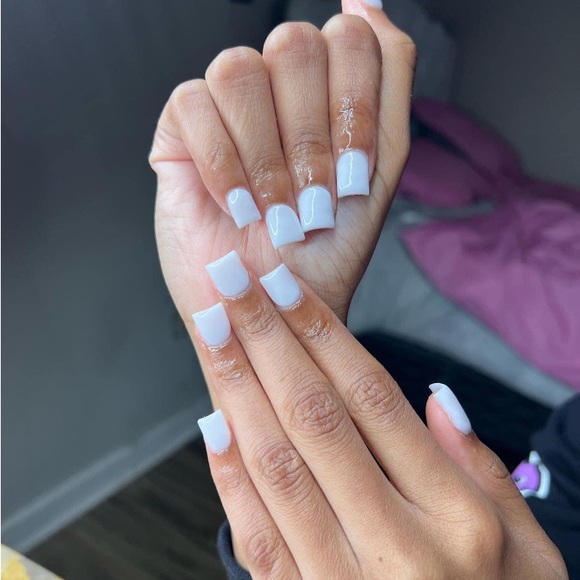 Profile Picture of Luni Yano (@dsandrinaw25) on Poshmark