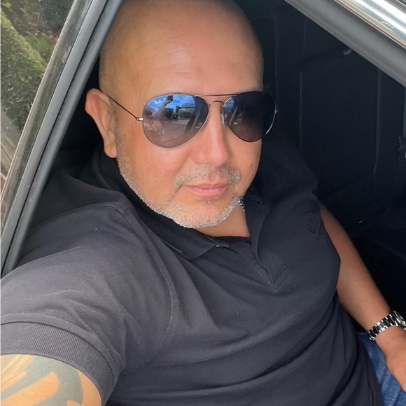 Profile Picture of David Marinez (@david_marinez) on Poshmark