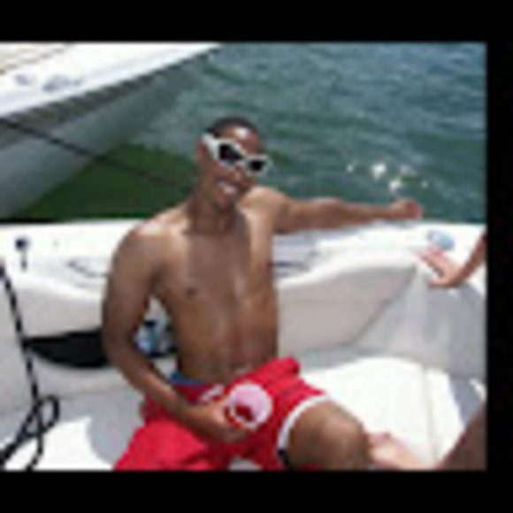 Profile Picture of Brent Gonzales (@brgonzales87) on Poshmark