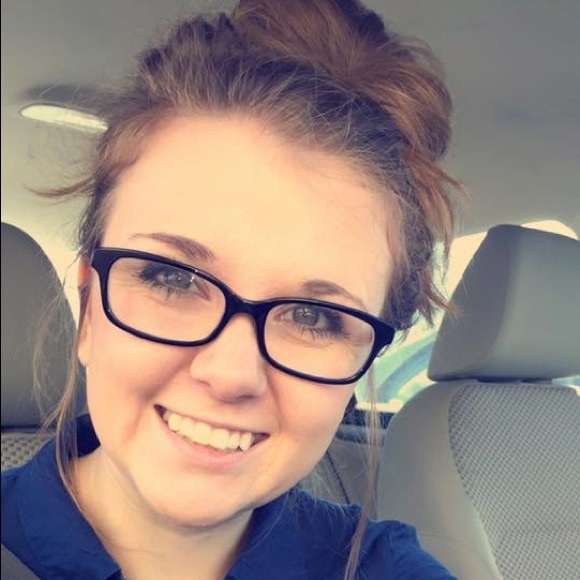Profile Picture of Ashley Dacheff (@abransford1) on Poshmark