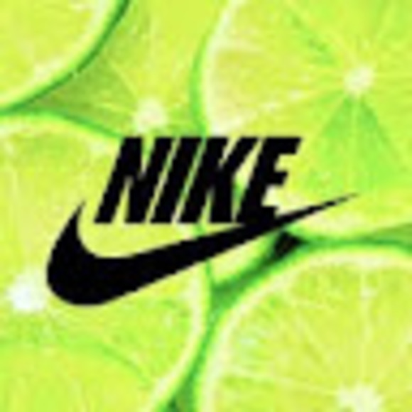 Profile Picture of Sophia Fisbeck (@sophiafisbeck) on Poshmark