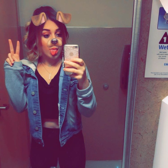 Profile Picture of Savannah Knight (@savvy_knight) on Poshmark