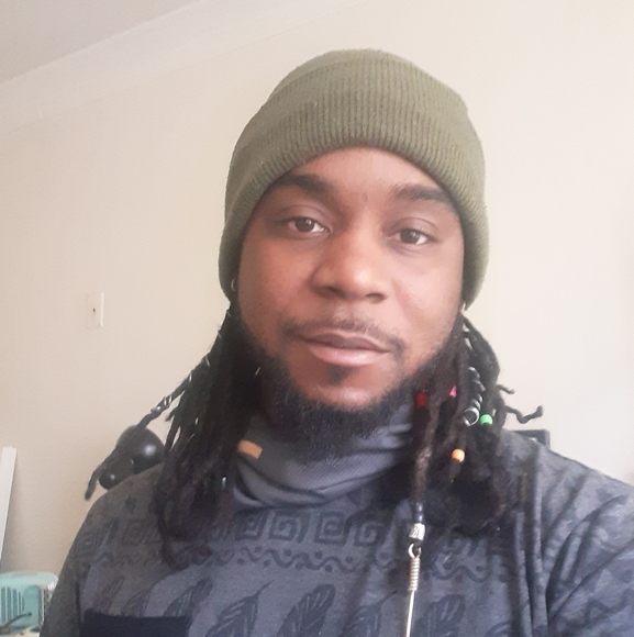 Profile Picture of Tim Carr (@timmc86) on Poshmark