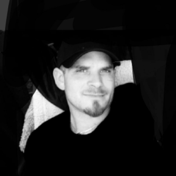 Profile Picture of Erick Harry (@erickharry) on Poshmark