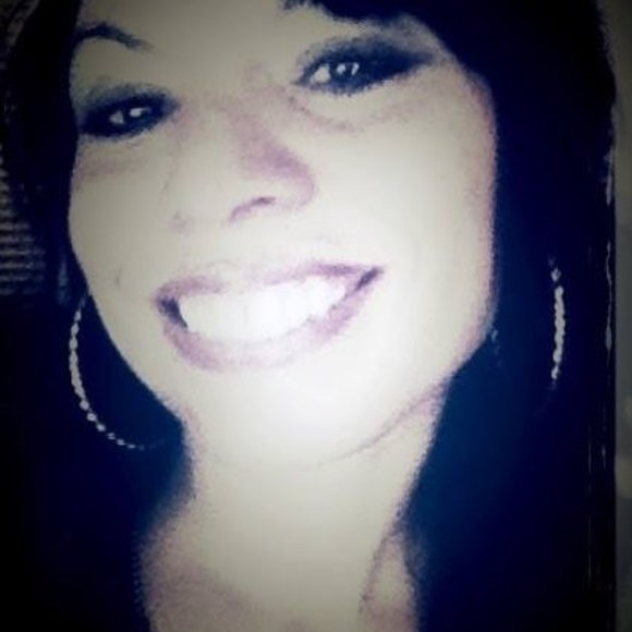 Profile Picture of Christina Jaurigui (@xtina0michelle) on Poshmark