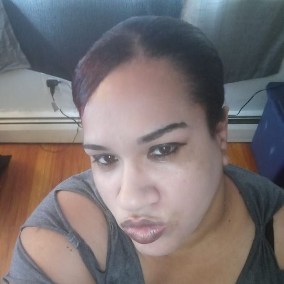 Profile Picture of Krystal Hardison (@hardisonkrystal) on Poshmark