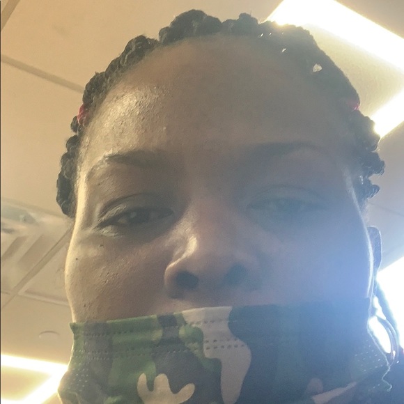 Profile Picture of Cassandra Mcguire (@cassandramcg540) on Poshmark