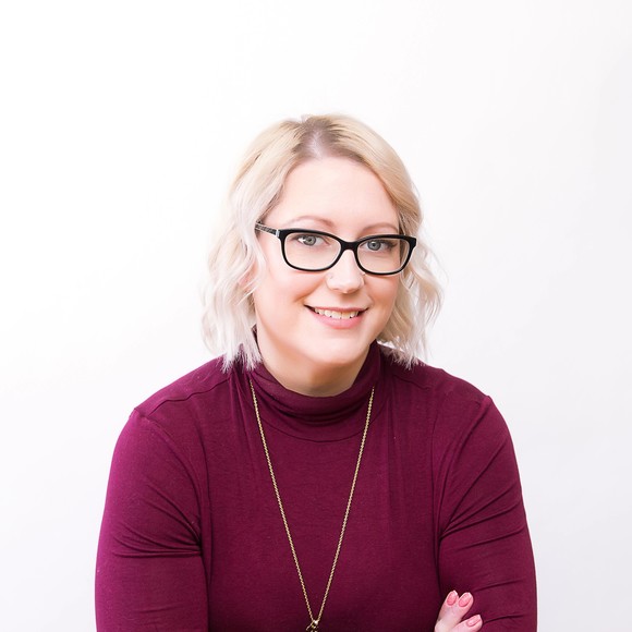 Profile Picture of Jennifer Mosher (@doucetje) on Poshmark