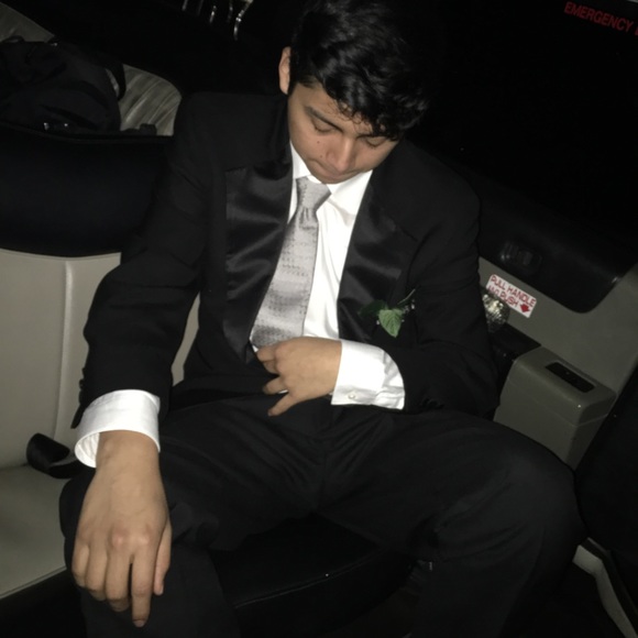 Alex Vicente - Poshmark Profile Picture of Alex Vicente (@rva_alex) on Poshmark