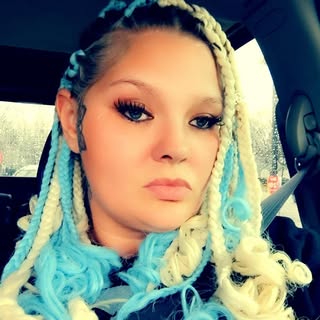 Profile Picture of Laura Moore (@revislaura) on Instagram