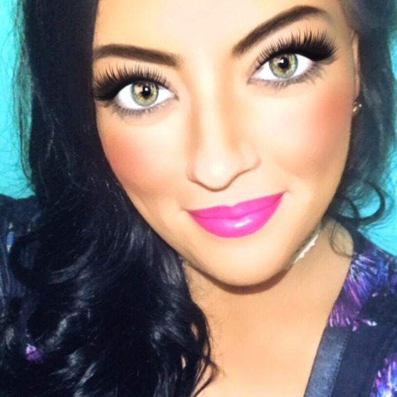 Profile Picture of Mallory Kiphart (@mallorykiphart) on Poshmark