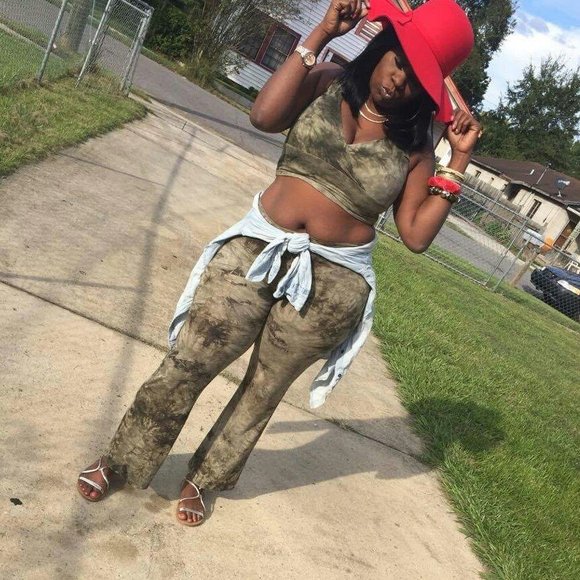 Profile Picture of Nikki Triplett (@flemtrip) on Poshmark